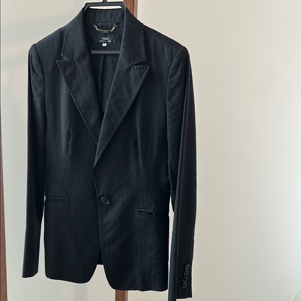 Black women’s suit